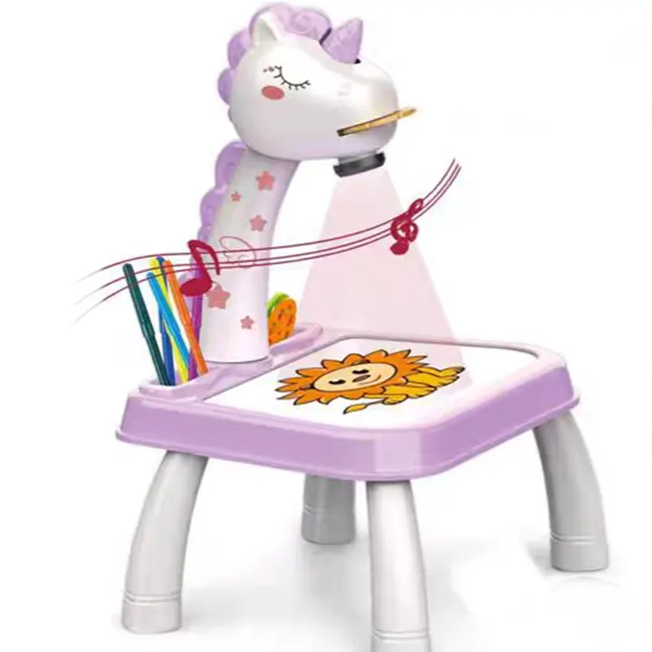 kreativni projektor ljubicasti sa flomasterima i slajdovima euroshop