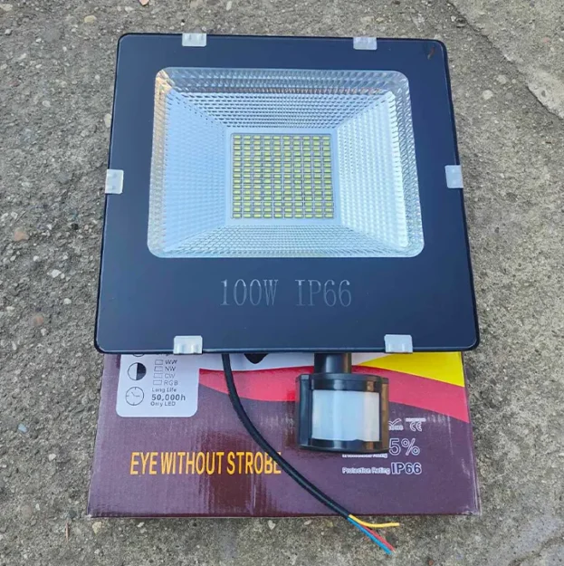 led reflektor 100w ip66 s sensorom hladno belo svetlo euroshop