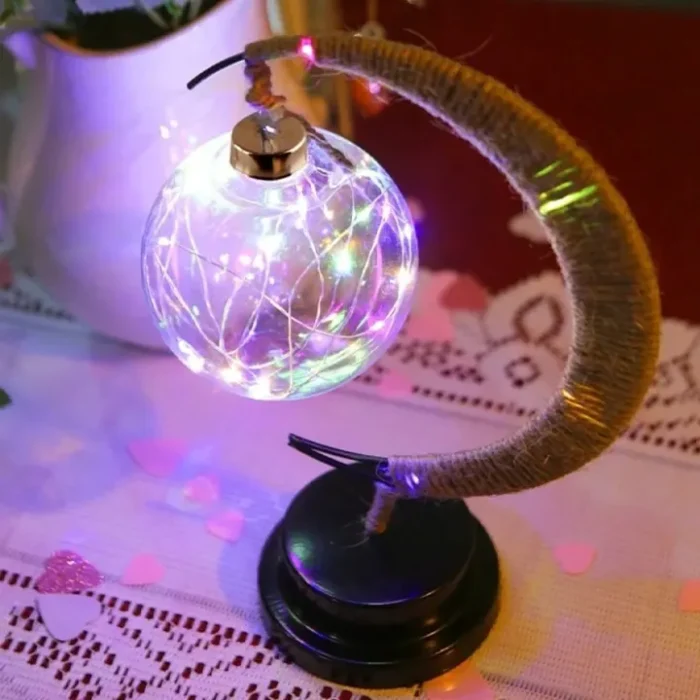 Dekorativna ukrasna RGB lampa mesec izrađena od PVC materijala pruža dug radni vek.