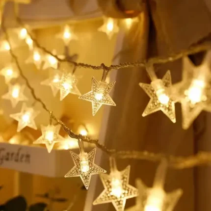 Dekorativne lampe za terasu u obliku solarnih zvezda stvaraju prijatno i čarobno osvetljenje