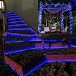 Dekorativne plave LED lampice u crevu od 20m stvaraju svečanu i luksuznu atmosferu
