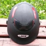 Kaciga za motor sa podesivim vizirom štiti oči od sunca, prašine i vetra tokom vožnje