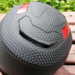 Lagana motoristička kaciga sa ventilacijom osigurava udobno nošenje tokom duže vožnje