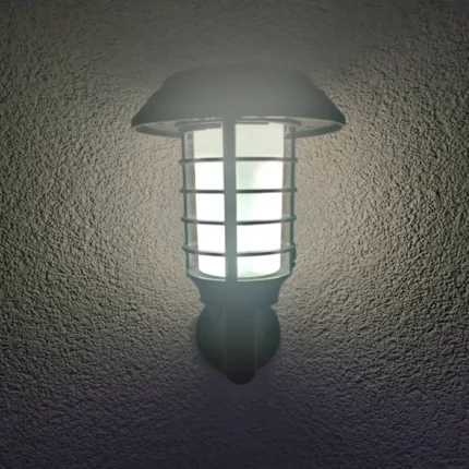 LED solarna lampa fenjer sa efektom plamena stvara romantičnu atmosferu