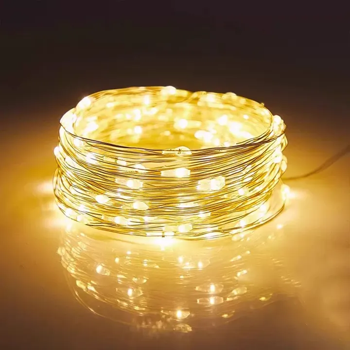 Led žuta dekor rasveta ističe pergolu i ograde; meke linije za prijatne večeri na terasi