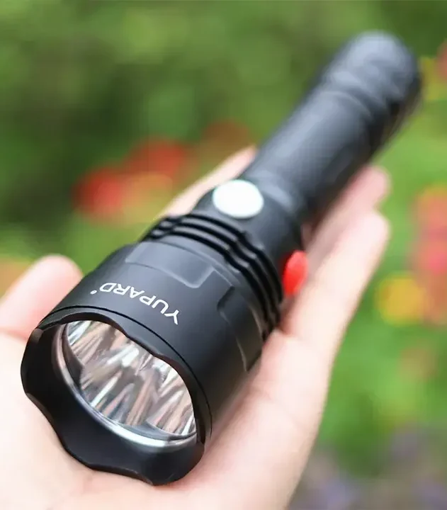 Magnetna kamp led lampa sa jakim magnetom; magnetno postolje lampa oslobađa ruke na autu ili nosaču