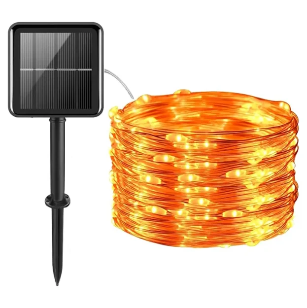 Narandžaste solarne lampice 10m duž staze; toplo narandžasto osvetljenje naglašava prilaz bez kablova