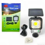 Reflektor sa PIR senzorom pali svetlo pri prolasku ljudi i vozila