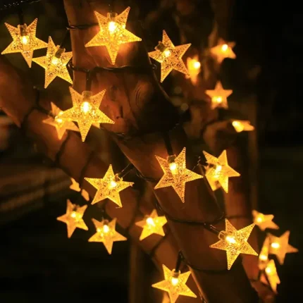 Ukrasne solarne zvezdice u obliku LED lampica unose praznični duh i romantičnu atmosferu