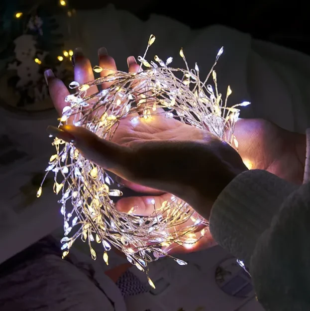 Vilinske LED sijalice belo žute 20m stvaraju bajkoviti ambijent i toplo svetlo