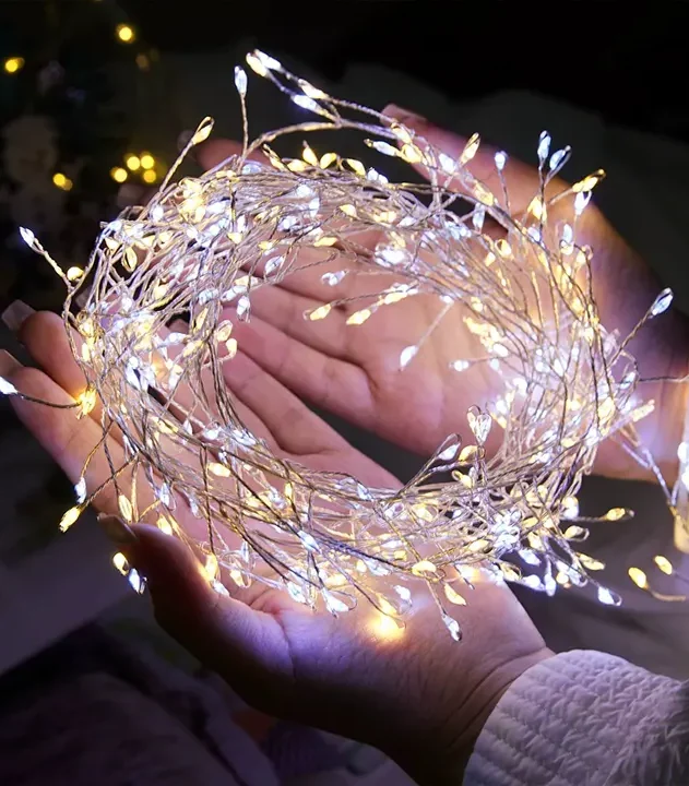 Vilinske LED sijalice belo žute 50m stvaraju toplo i prijatno osvetljenje idealno za dekoraciju doma i praznične aranžmane