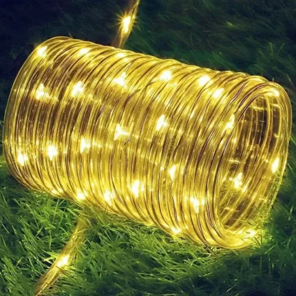 Žute LED sijalice u crevu dužine 20m nude toplo i prijatno osvetljenje idealno za dom i baštu