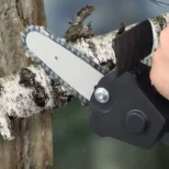 Prenosna testera za drvo koja koristi snagu bušilice za praktičan rad